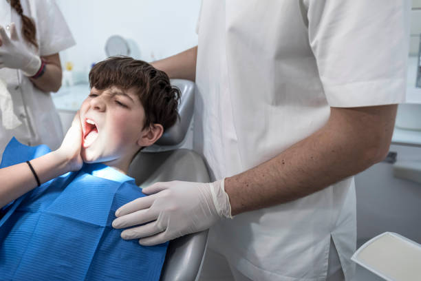 Best Emergency Tooth Extraction in Bogata, TX